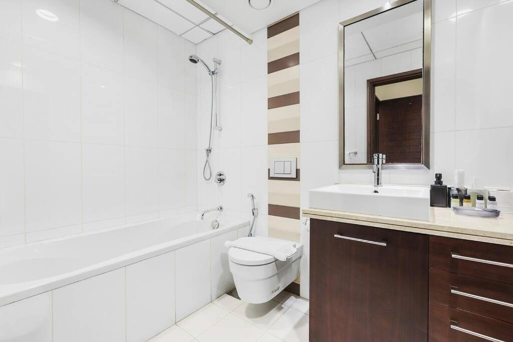 Appartement Chic In Gym, Pool, And Free Parking